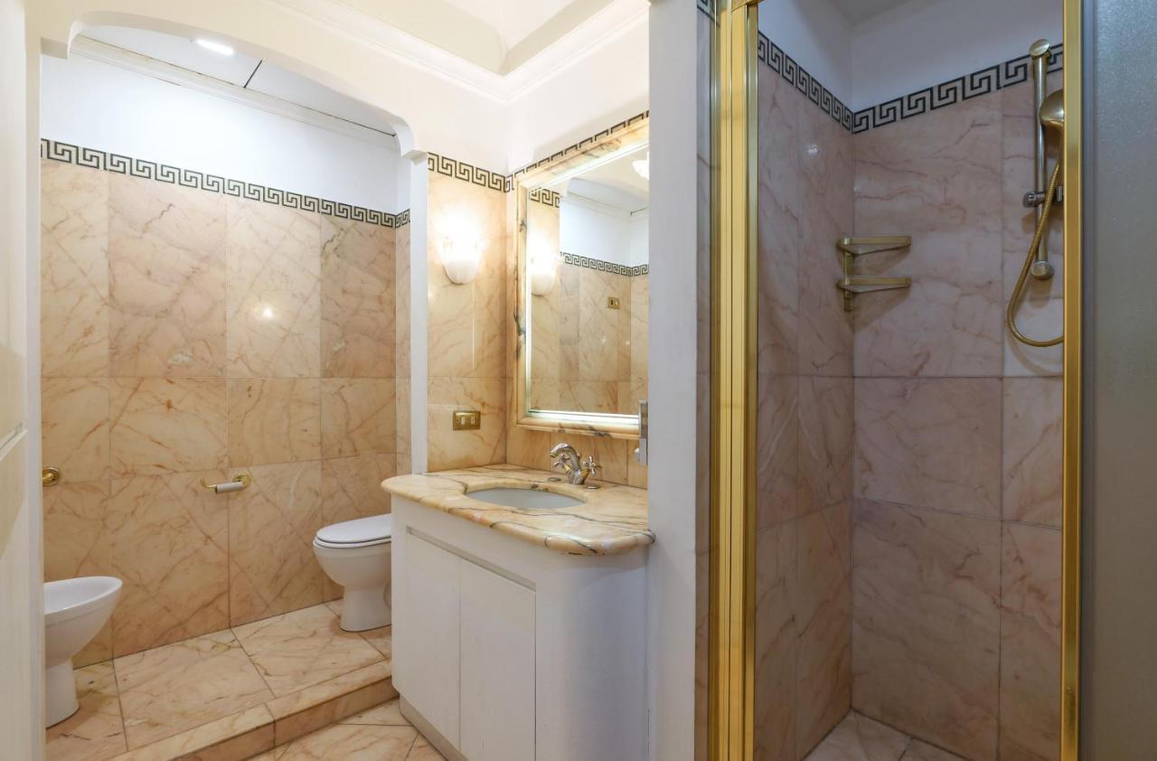 Luxury Galleria Apt - Milan Duomo Екстер'єр фото