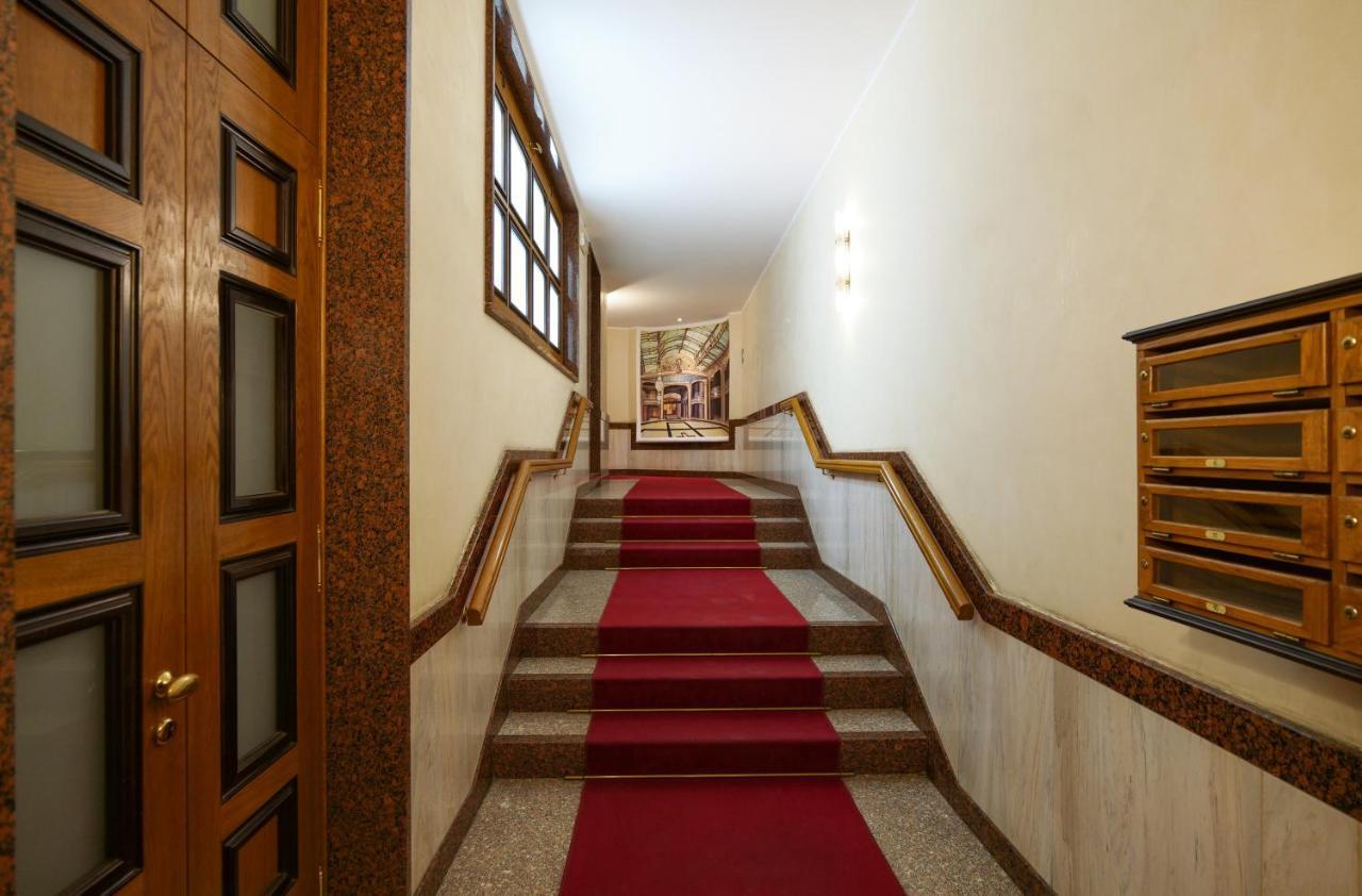 Luxury Galleria Apt - Milan Duomo Екстер'єр фото